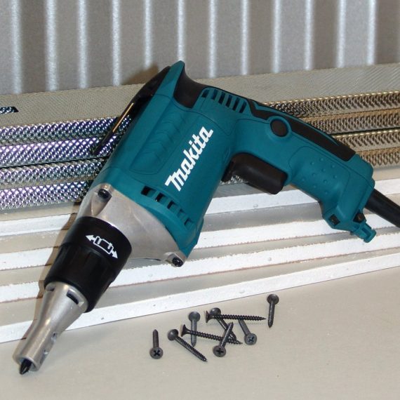 MAKITA FS2200 3